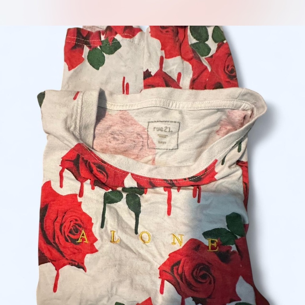 Rue21 Red Rose Graphic Tee